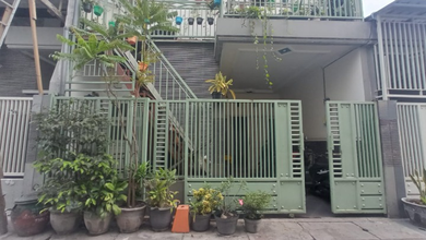 Rumah Siap Pakai di Kawasan Surabaya Kota, Surabaya, LT 72m²