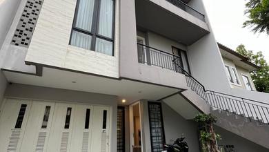 Jual Segera Rumah Mewah area Gading Serpong Pondok Hijau Golf, Tangerang, Luas 200 m2