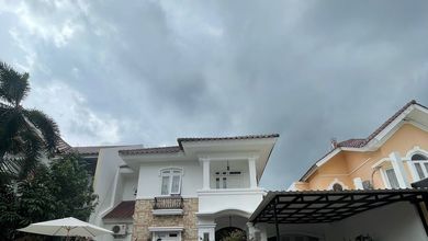 Penawaran Langka, rumah Prestisius di BSD Puspita Loka, Tangerang, LB 210m²