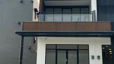 DISEWAKAN Ruko Strategis Pinggir Jalan 3LT Hampton Gading Serpong Tangerang Free 5 AC 