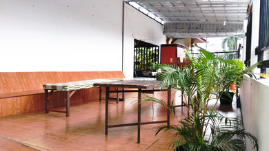 Ruang Usaha Pinggir Jalan Raya Dekat Stasiun, Pondok Aren