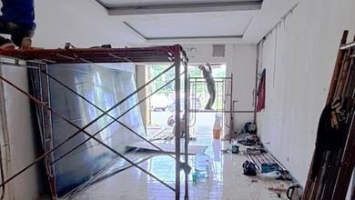 Ruko Selesai Renovasi, Pinggir Jalan Raya, Pondok Aren