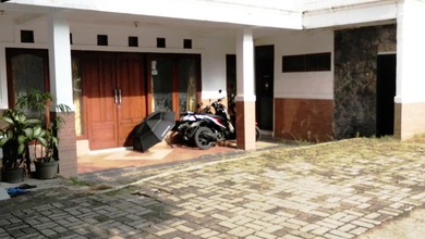 Ruang-Usaha Dekat Gerbang Tol dan Stasiun KRL di Ciputat