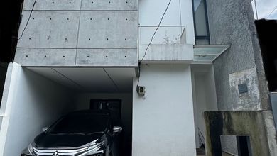 Rumah Favorit di Bintaro, Tangerang Selatan, 3 KT, Harga 1,2 Miliar