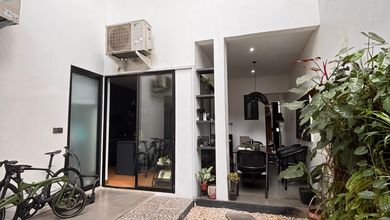 Hunian Mewah di Jagakarsa, Jakarta Selatan, 3 KT, LT 128m²