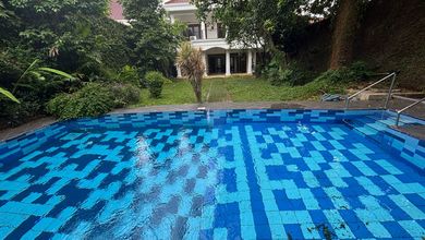 Rumah Elegan di Kemang, Jakarta Selatan, 5 KT, LT 812m²