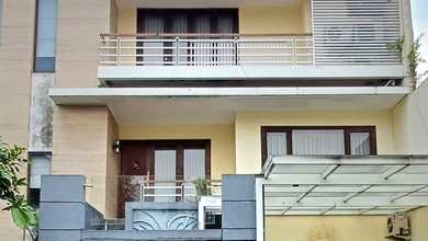 Hunian Elegan di Ciputat, Tangerang Selatan, 4 Kamar Tidur, LT 200m²