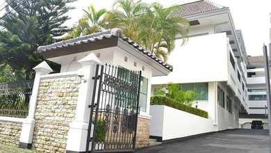 Dijual Semi Apartemen dan Kos-Kosan 3 Lantai (22 Bedrooms) di Menteng Jakarta Pusat