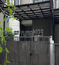 Jual Rumah Strategis di Pamulang, Tangerang Selatan - LT 111m²