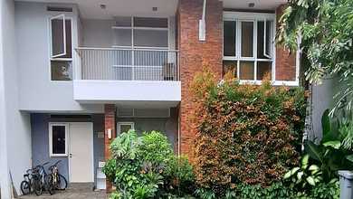 Jual Rumah Strategis di Bintaro, Tangerang Selatan - LT 108m²