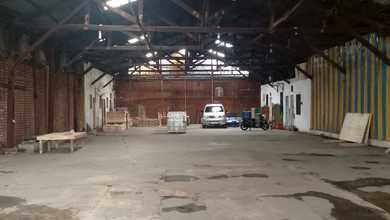 Gudang Bagus 800 m2 HGB Jatinegara Kaum, Jakarta Timur