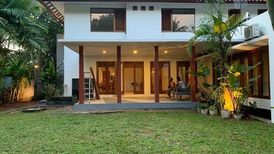 Rumah Area Premium Bintaro, Tangerang Selatan - Harga Menarik 17,5 Miliar