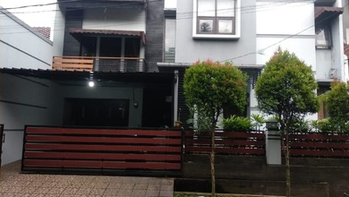Dijual rumah Eksklusif di Sektor 3 - Bintaro, Tangerang Selatan - LT 144m²