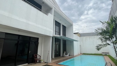 Dijual rumah Premium di Kemang, Jakarta Selatan - LT 704m²
