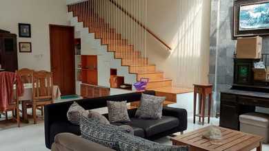 Kesempatan Langka, rumah Mewah di Kebayoran Lama, Jakarta Selatan, LB 291m²