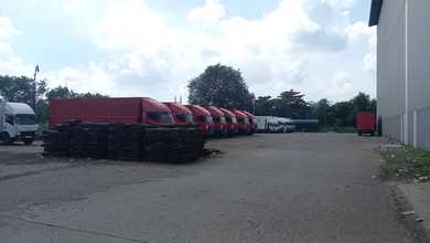 Di Sewakan Gudang Luas 2300 Daerah Tambun Selatan Jl.raya Bekasi Jatimulya Gudang di Tambun Selatan 2300.0 m² Unfurnished