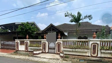 Rumah Prestisius di Kawasan Duren Sawit, Jakarta Timur, LB 388m², Harga 5 Miliar