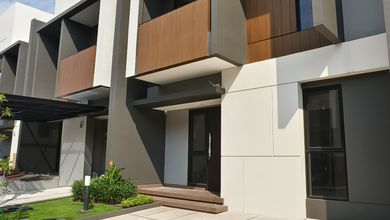 Rumah Premium Luas 91 Jual area Summarecon Crown Gading, Bekasi