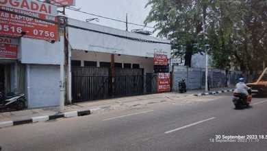 Rumah Prestisius di Kawasan Daan Mogot, Jakarta Barat, LB 300m², Harga 9 Miliar