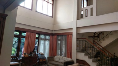 Penawaran Eksklusif, rumah Mewah di Kramat Jati, Jakarta Timur, LB 500m²