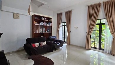 Rumah Dijual di Serpong, Tangerang Selatan, LB 235m², Harga Kompetitif!