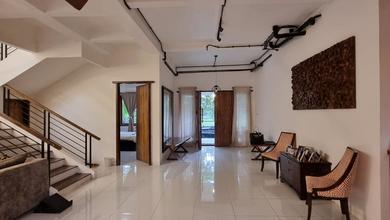 Jual Rumah Siap Huni di Serpong, Tangerang Selatan, Luas 265 m2