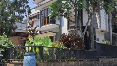 Jual Rumah Bagus LT 242 m2 area Lebak Bulus, Jakarta Selatan