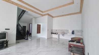 Rumah Elite di Kawasan Tegalsari, Surabaya, LB 132m², Harga 5 Miliar