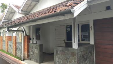Kesempatan Eksklusif, rumah Prestisius di Arcamanik, Bandung, LB 196m²
