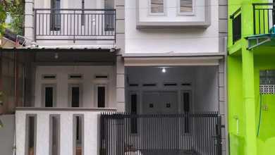 Kesempatan Rumah di Cihanjuang, Bandung, LB 120m², Harga 633 Juta