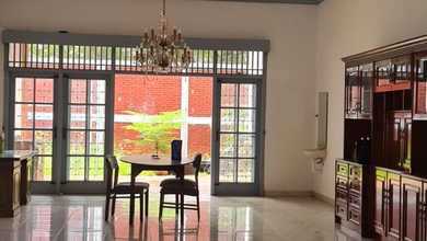 Rumah Area Premium Kebayoran Lama, Jakarta Selatan - Harga Menarik 8 Miliar