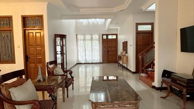 Hunian Elite di Kawasan Kebayoran Baru, Jakarta Selatan, LB 350m², Harga 20 Miliar