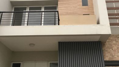 Rumah Mewah di Kawasan Taman Grisenda, Jakarta Utara, LB 231m², Harga 6 Miliar