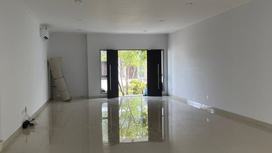 Kesempatan Eksklusif, rumah Prestisius di Golf Island, Jakarta Utara, LB 250m²