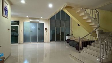 Hunian Elegan di Penjaringan, Jakarta Utara, 2 Kamar Tidur, LT 210m²
