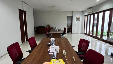 Rumah Mewah di Kawasan Kebayoran Baru, Jakarta Selatan, LB 234m², Harga 18 Miliar