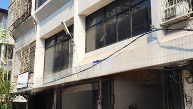 Di JUAL 2 RUKO GANDENG DI JL. PANGERAN JAYAKARTA, KOMPLEK RUKO 117