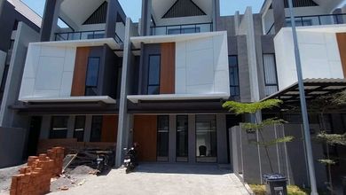 Promo Rumah di Sukolilo, Surabaya, LB 100m², Harga 2,3 Miliar