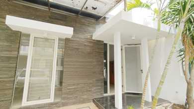 Rumah Mewah di Pakuwon City, Surabaya, 4 Kamar Tidur, LT 128m²