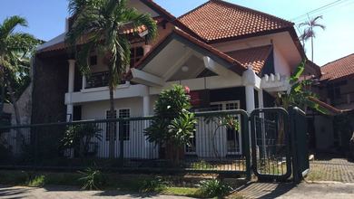 Rumah Mewah di Jemursari, Surabaya, 18 KT, LT 716m²