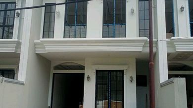 For Sale rumah Mewah di Dharma Husada, Surabaya - LT 140m²