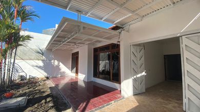 Jual Rumah Mewah Luas 300 m2 Kawasan Mulyorejo, Surabaya