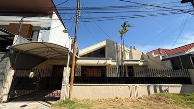 Hunian Elegan di Mulyorejo, Surabaya, 4 KT, LT 300m²