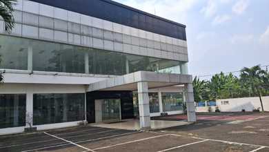 Disewakan Segera Gedung Ruang Usaha Ex Showroom Mobil di Cimone Tangerang
