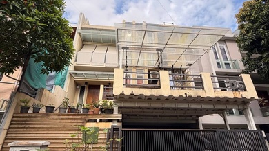 Dijual rumah Eksklusif di Pondok Indah, Jakarta Selatan - LT 162m²
