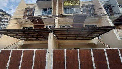 Rumah Mewah di Kalibata, Jakarta Selatan, 4 KT, LT 82m²
