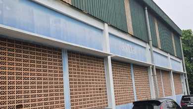 Dijual Gudang Gor Futsal Badminton Strategis Bagus Bekasi Barat