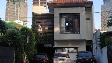 Rumah Prestisius di Kawasan Menteng, Jakarta Pusat, LB 300m², Harga 19 Miliar