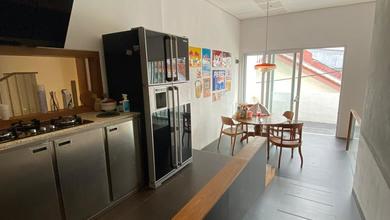 For Sale rumah Mewah di Pulomas, Jakarta Timur - LT 165m²