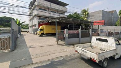 Disewakan 3 Ruko Gandeng 4 Lantai Parkiran Luas Cocok Buat Gudang